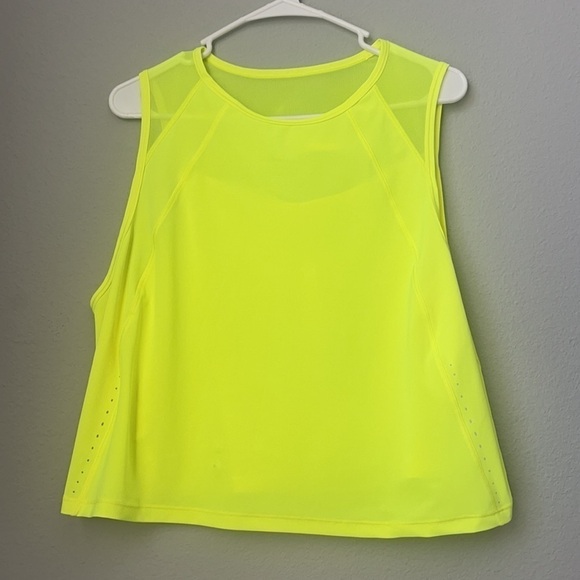 Lululemon Sculpt Cropped Tank Top
Back Vent size 12 - Picture 3 of 9